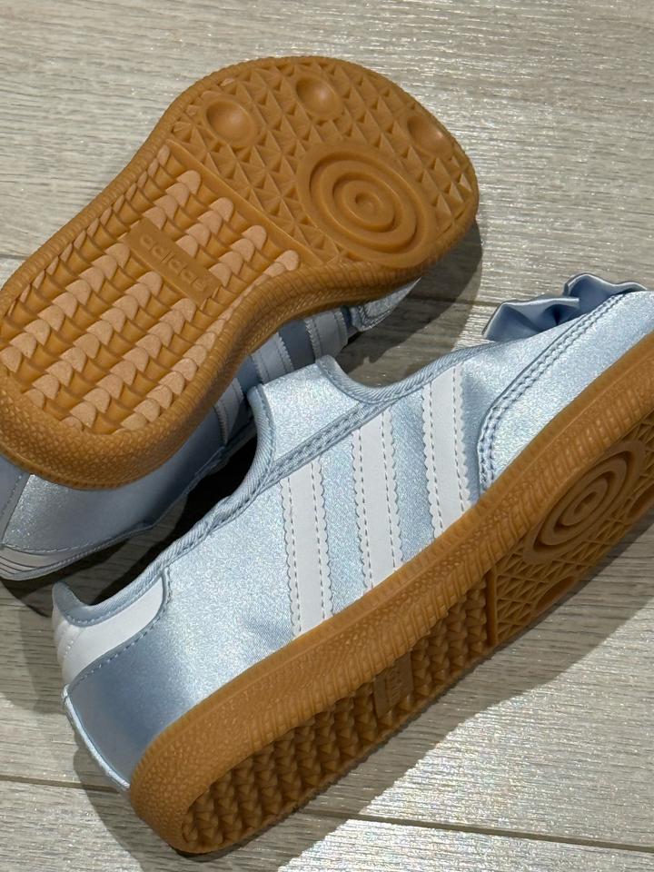 Спортивные балетки Adidas