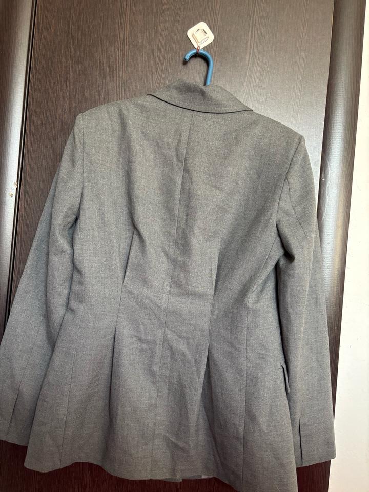 Костюм серый