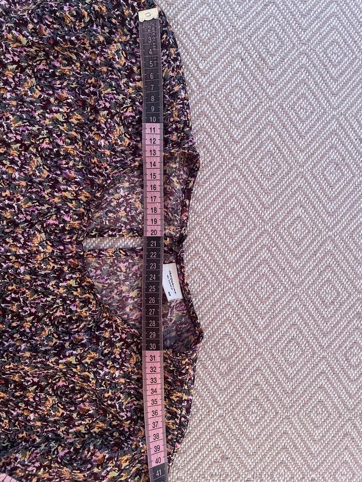 Цветочное легкое платье.