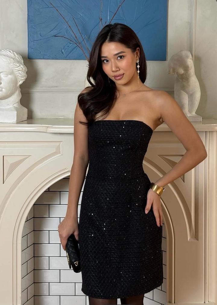 Черное платье с кейпом