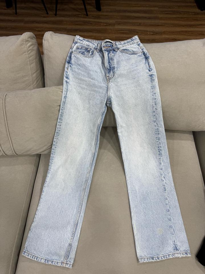 синие джинсы