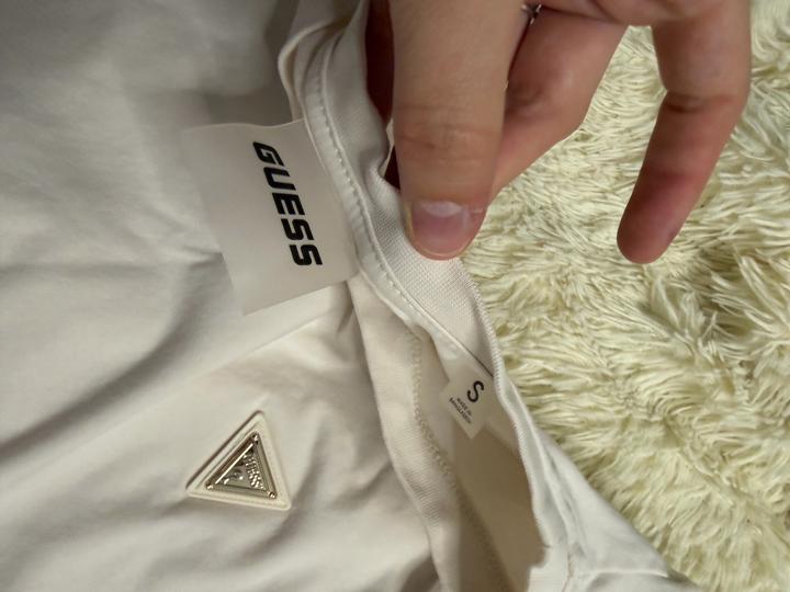 Футболка Guess