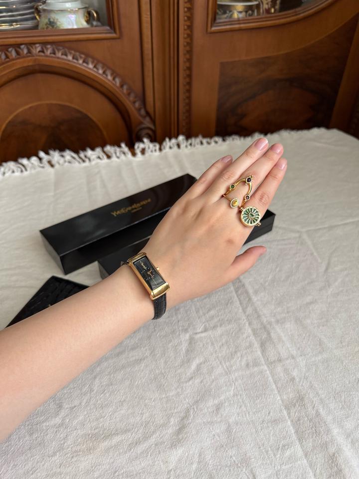 Винтажные часы YvesSaintLaurent