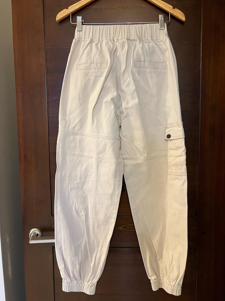 Спортивные джинсы