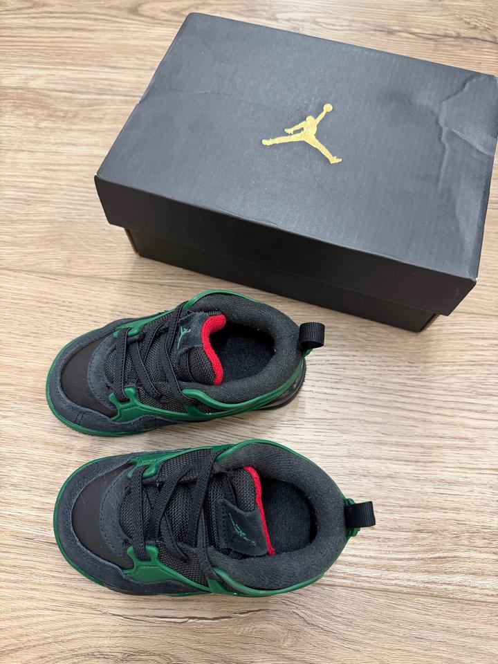 Детские кроссовки Jordan