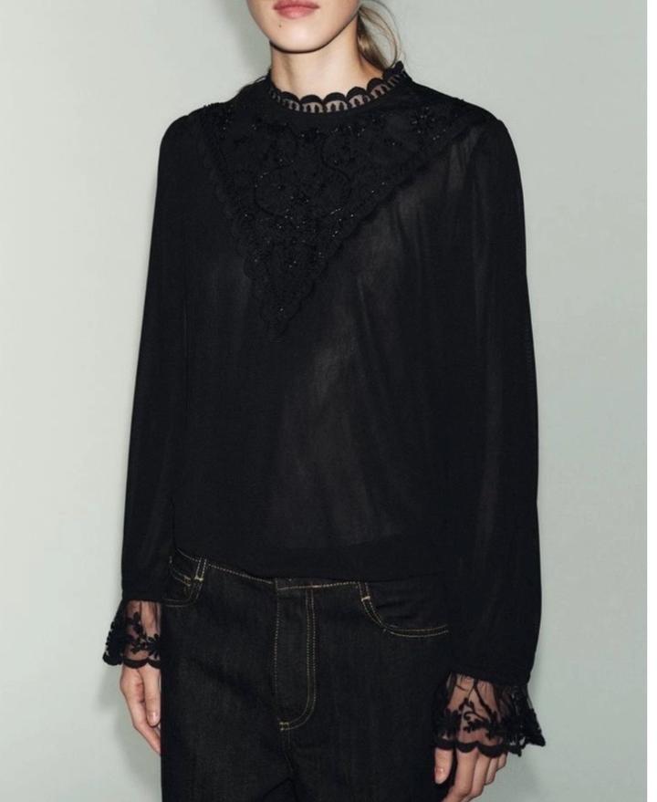 Черная блузка