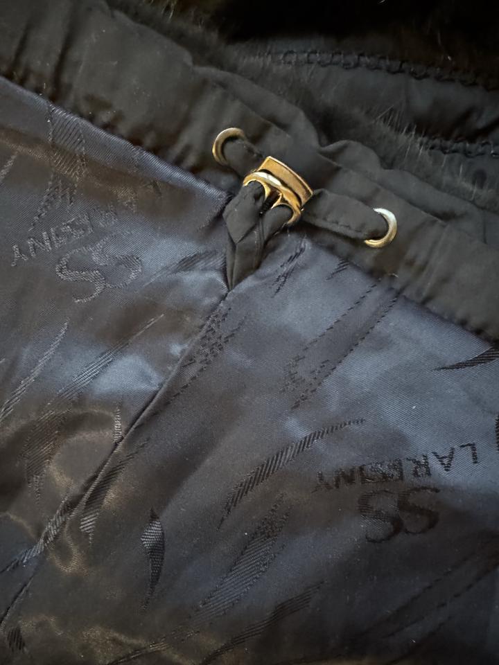 Куртка с утеплением из верблюжьей шерсти