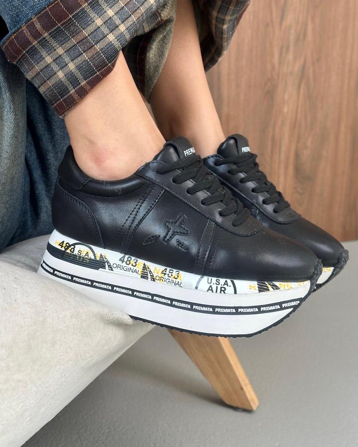 Кроссовки от бренда Premiata