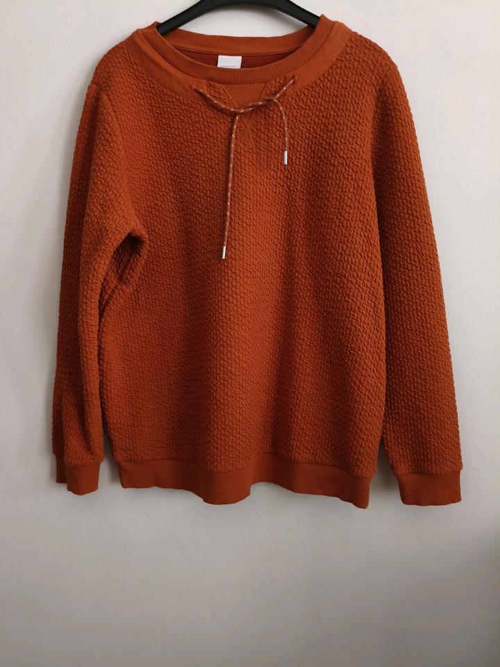 Sweatshirt от немецкого бренда Madeleine
