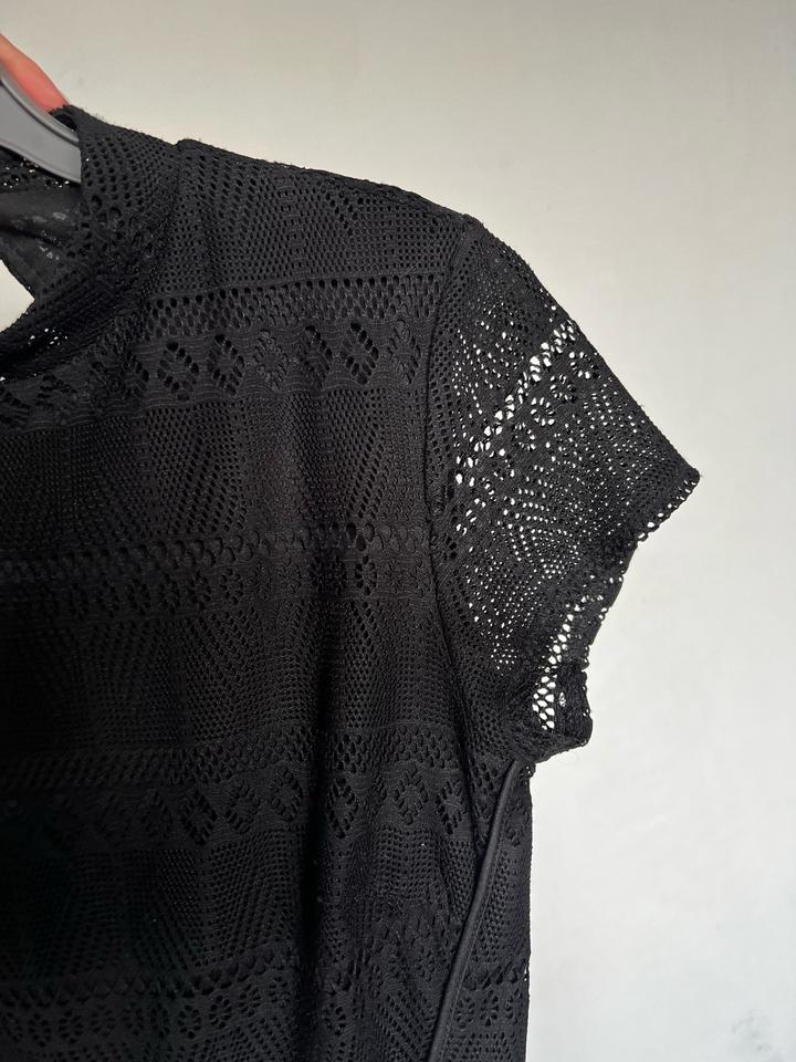 Черное платье.