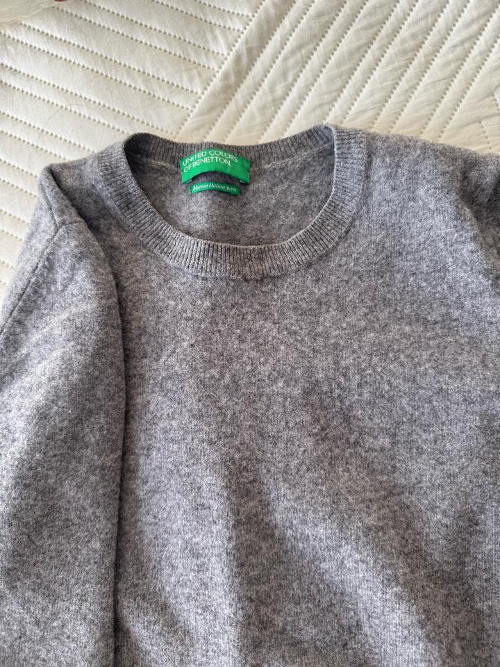 Серая кофта от United Colors of Benetton