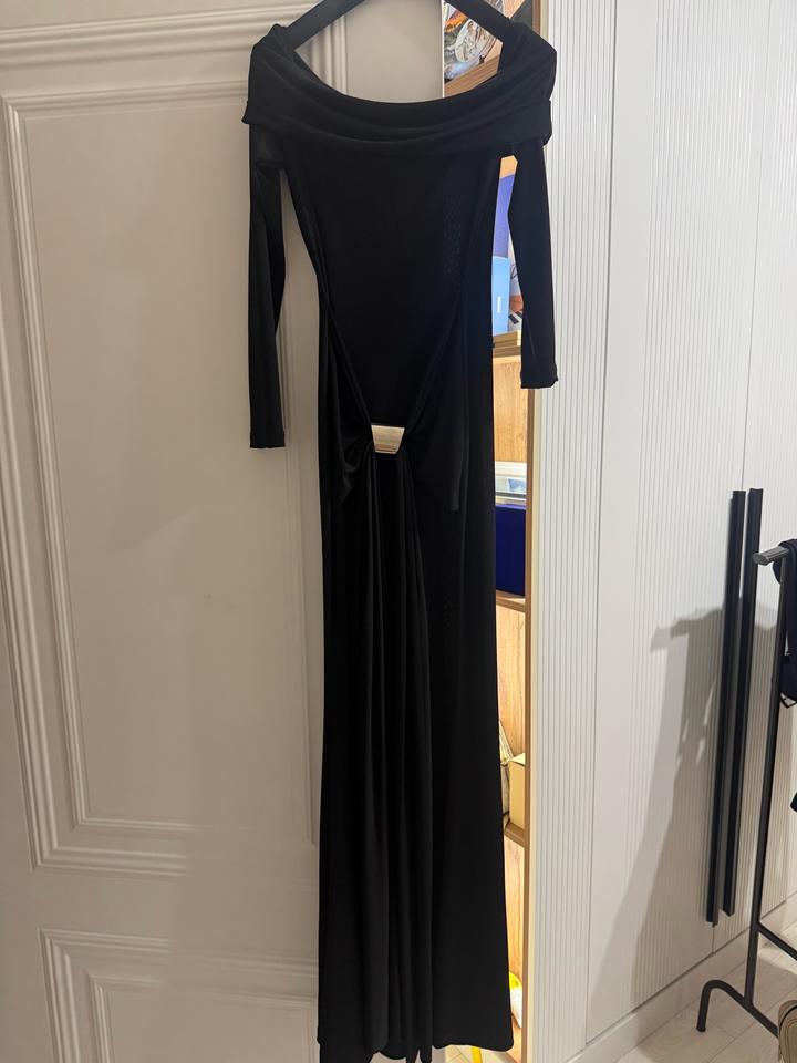 Черное длинное платье