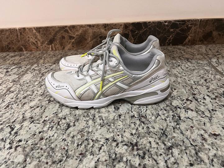 Кроссовки Asics