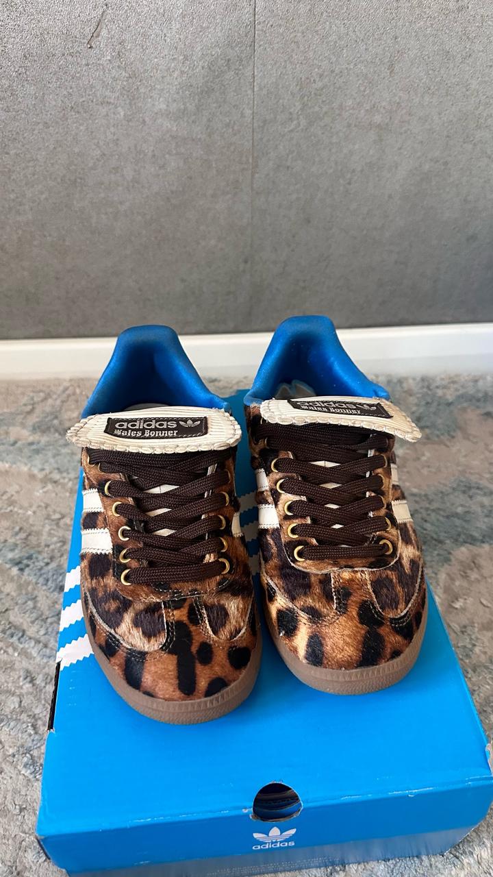 Кроссовки adidas