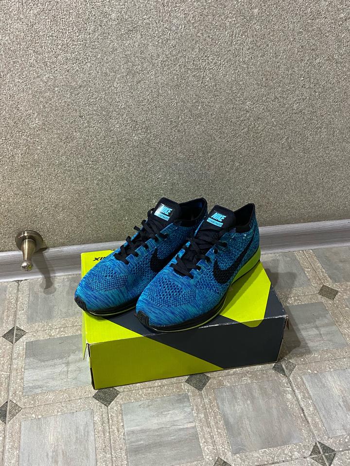 Nike Flyknit Racer