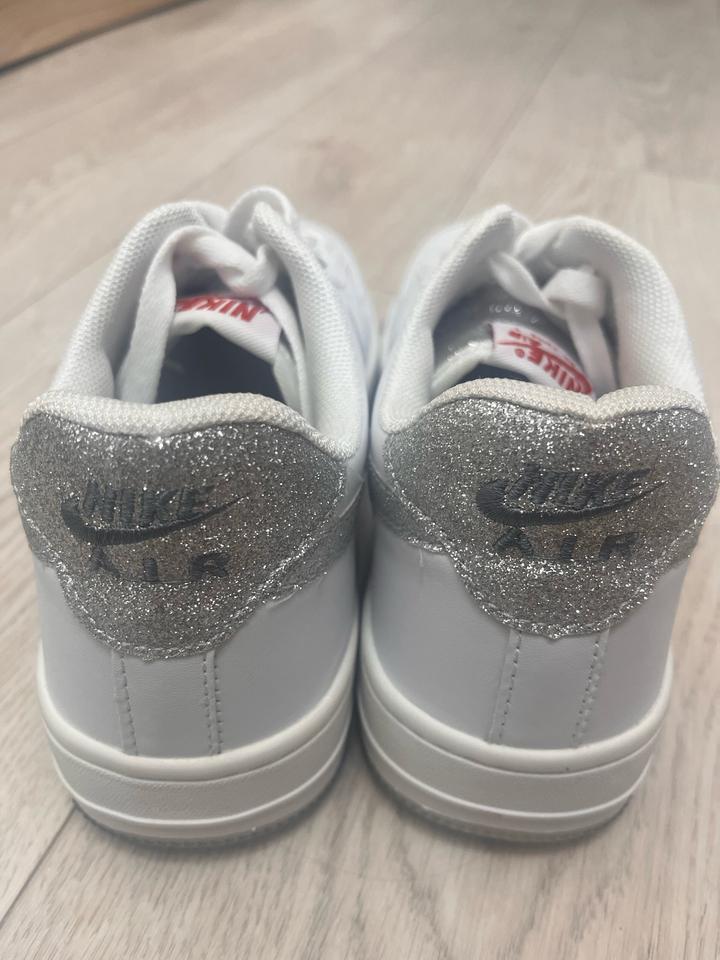 Красовки: Nike