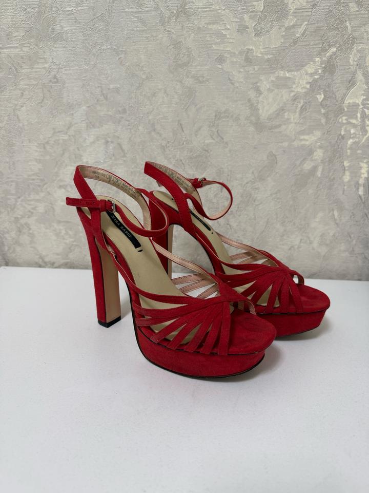 Летние босоножки Zara