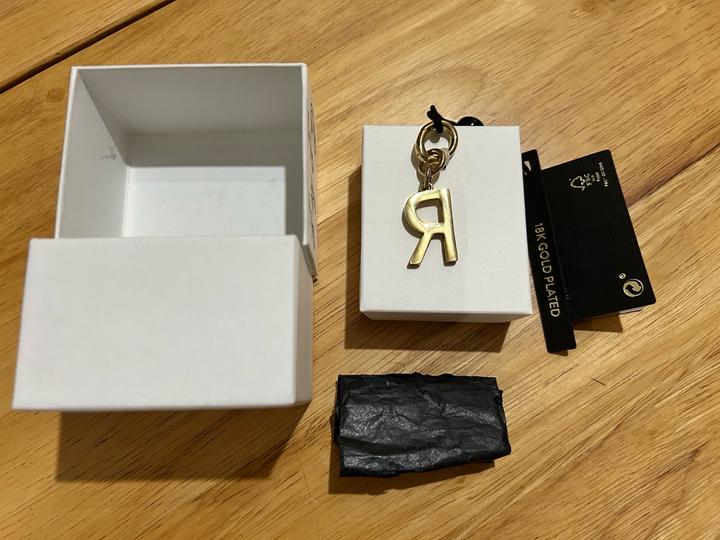 подвески 24k буквы S L R W