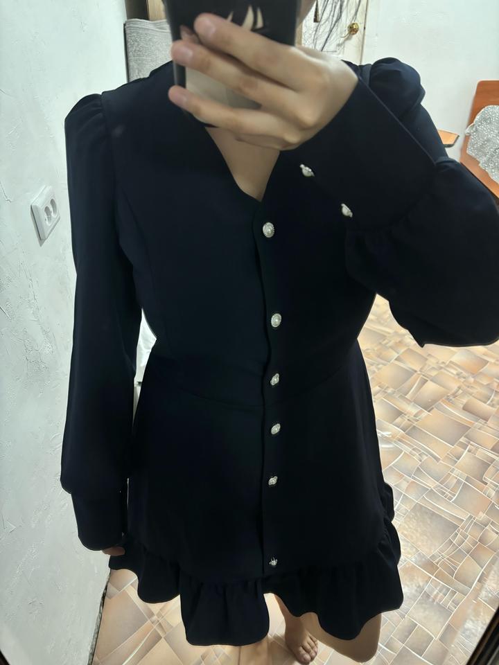 Классическое школьное/офисное платье со съемным воротником