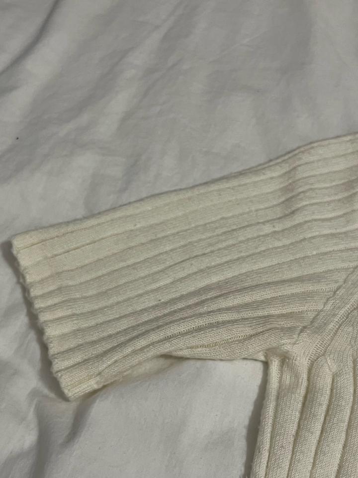 Футболка с горлышком