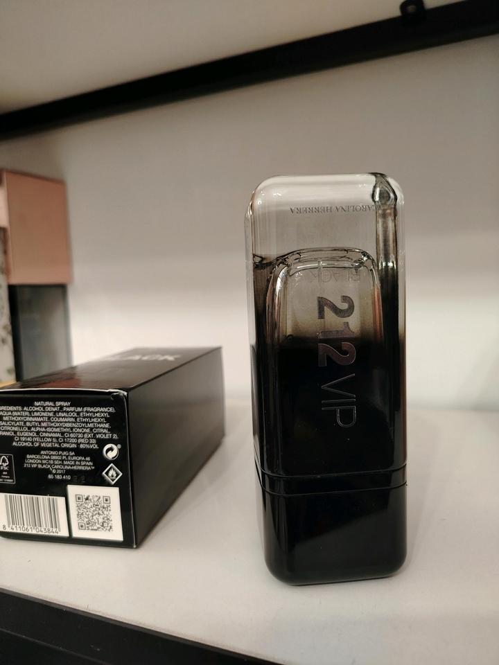 мужская парфюмерная вода 212 VIP