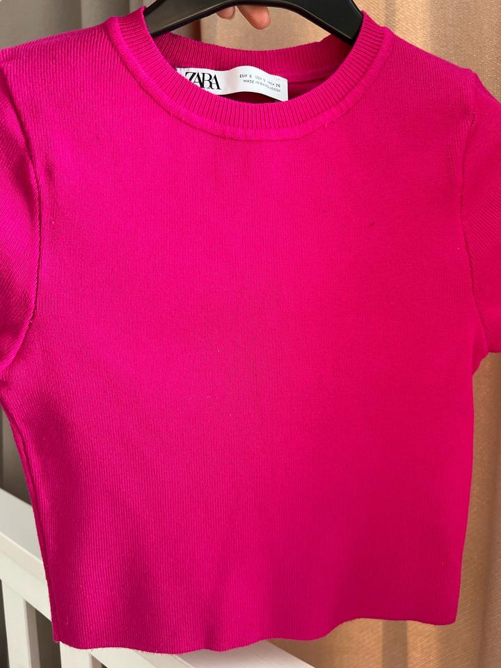 ярко-розовая укороченная футболка Zara