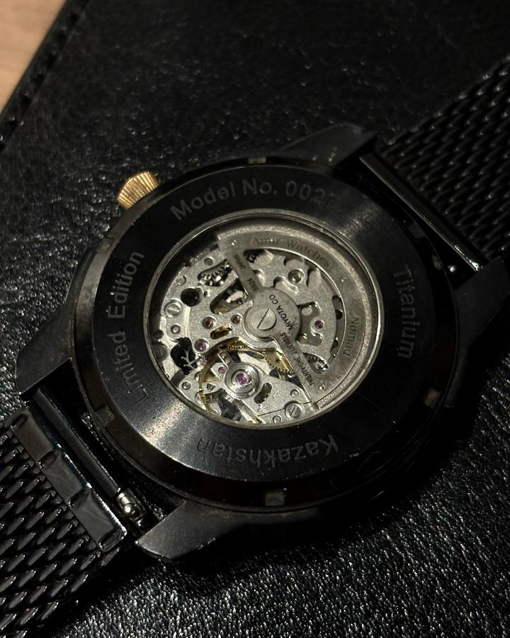 Часы Amir The Nomad - титановые механические часы