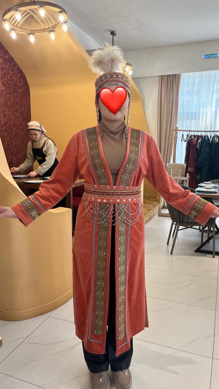 Қазақша шапан және сәукеле