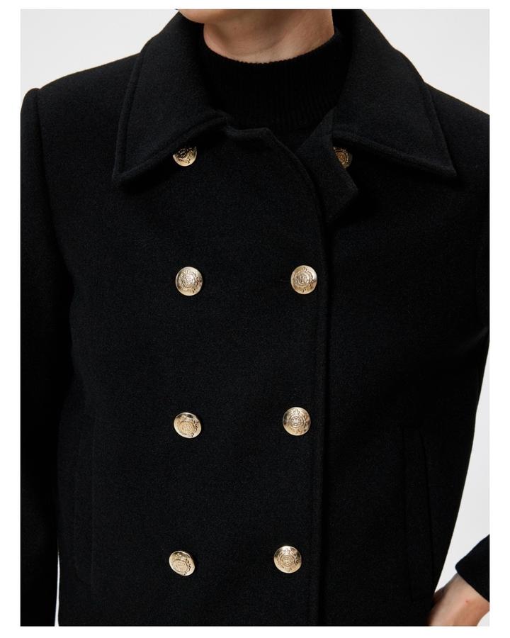 Короткое пальто 36 размер (s) подойдет на 38 (м)