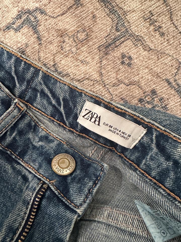 Джинсы Zara