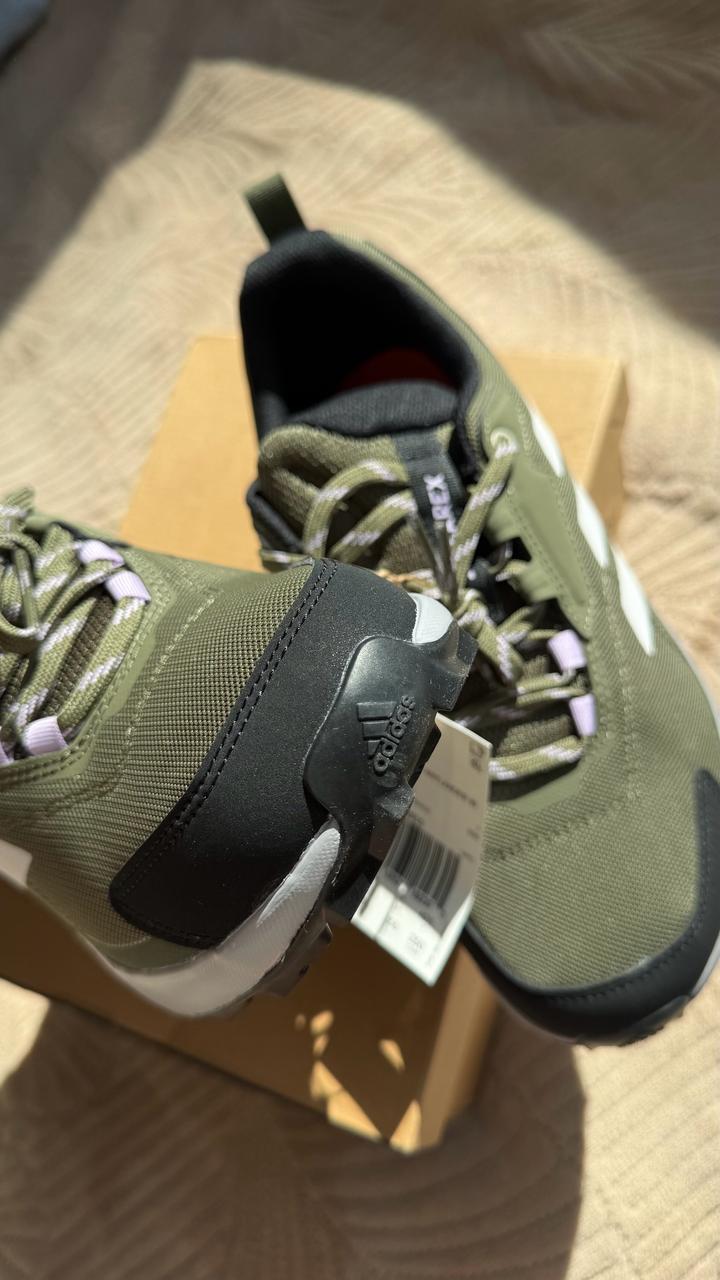 Adidas женские кроссовки