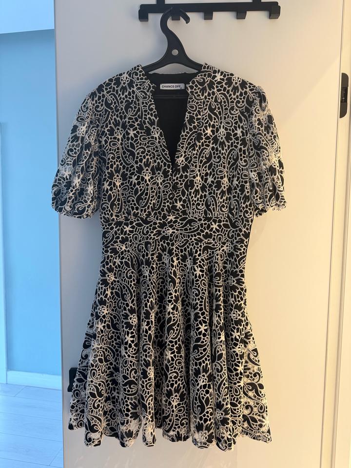 Кружевное мини платье Chance Off | чёрное с белым кружевом