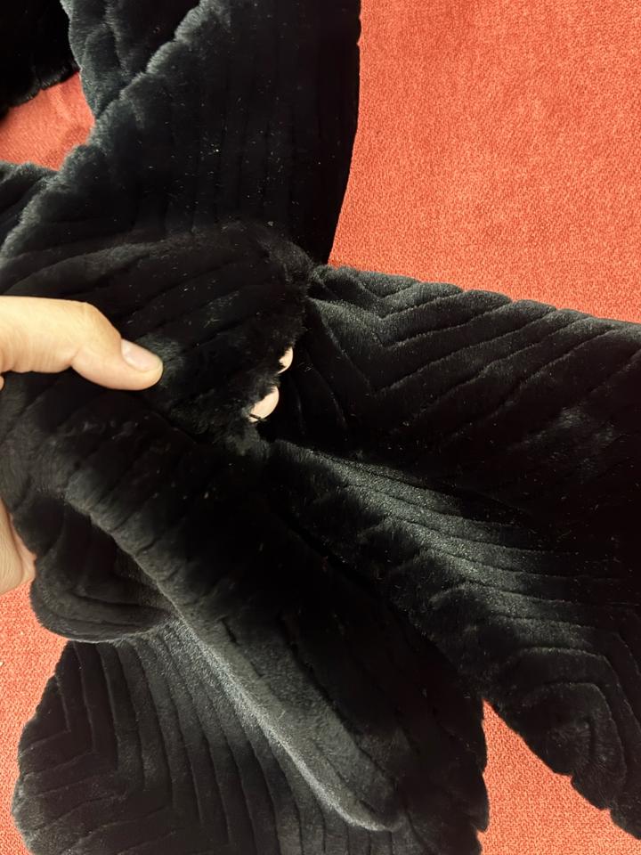 Черный шарф