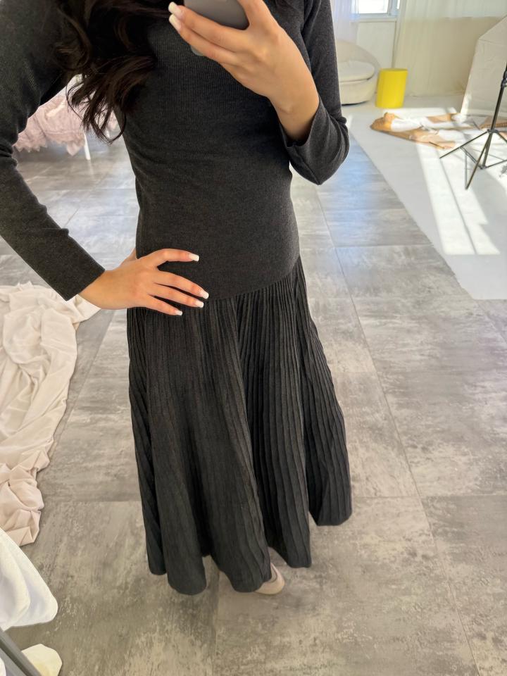 Двойка серая