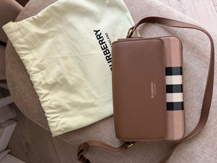 Сумка Burberry