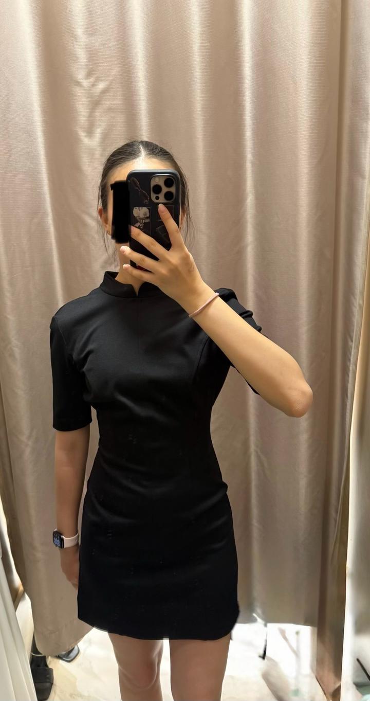 продам черное платье Lichi