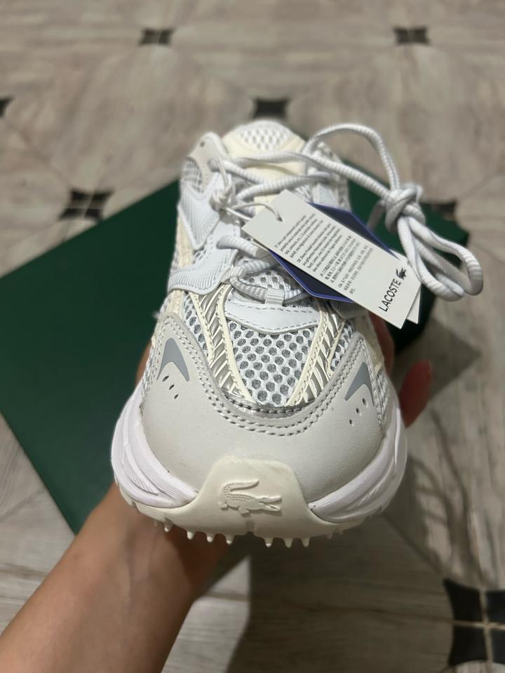 Кроссовки женские Lacoste