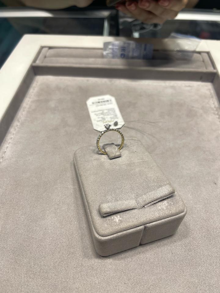 Кольцо золотое с бриллиантом