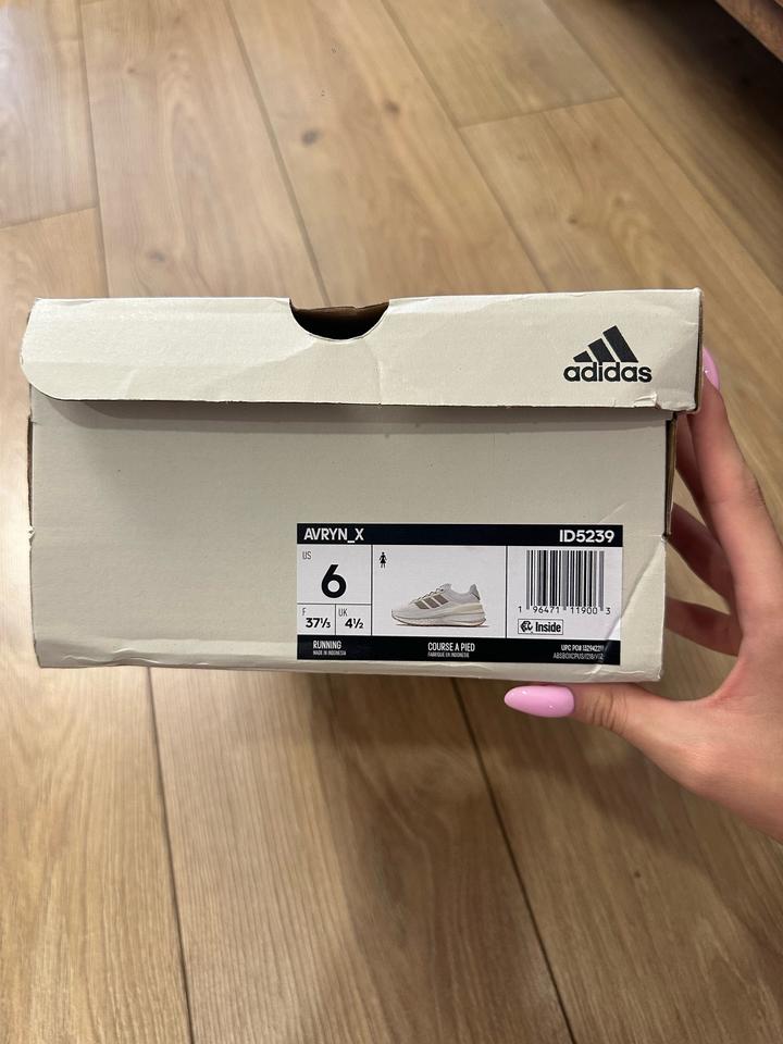 Кроссовки Adidas
