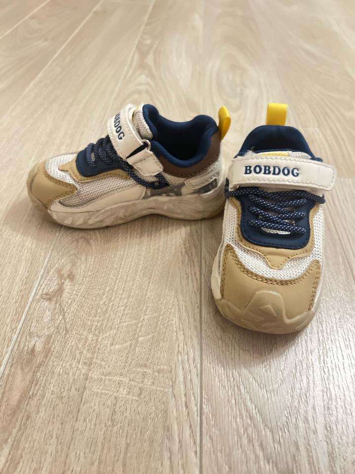 Детские кроссовки