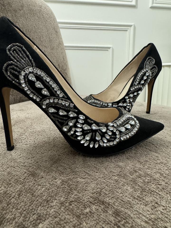 Роскошные замшевые лодочки с сияющими вставками камней