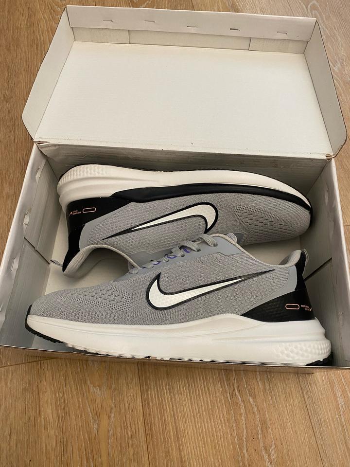 Кроссовки Nike