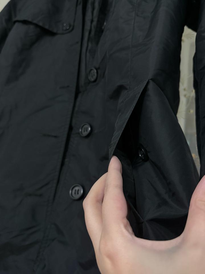 Черный плащ MANGO