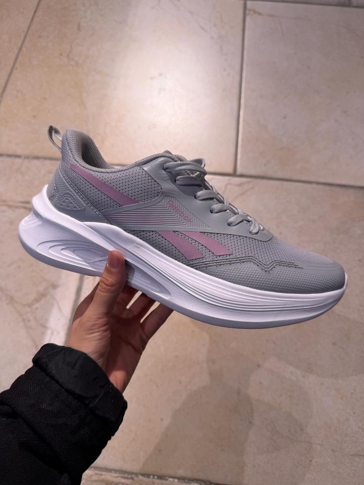 Женские кроссовки от Reebok