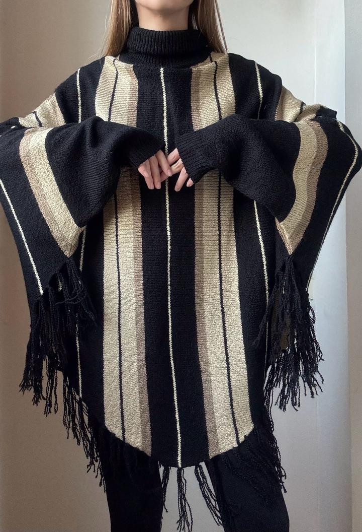 Свитер-пончо