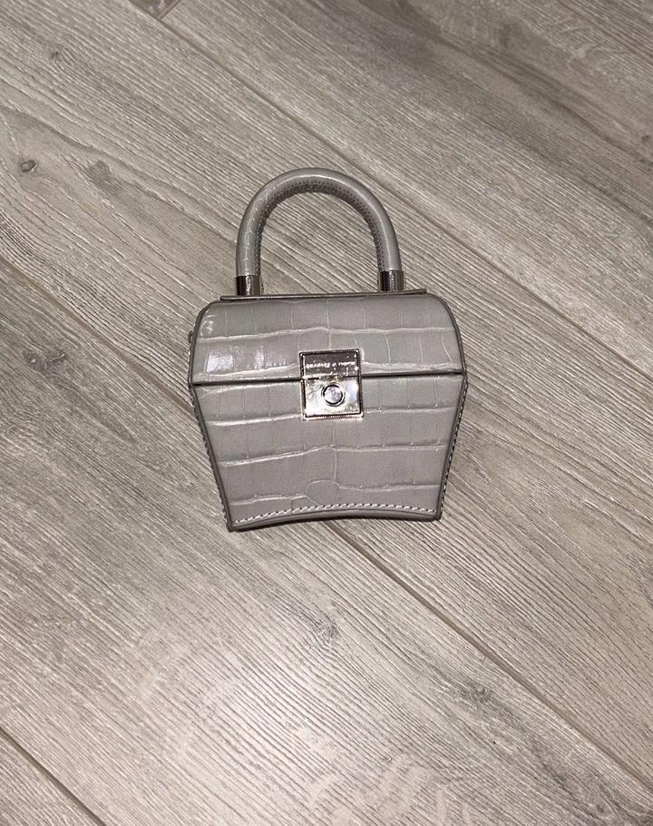Мини-сумка Charles & Keith серого цвета