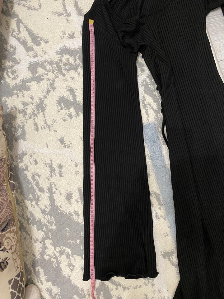 Черное платье на завязках