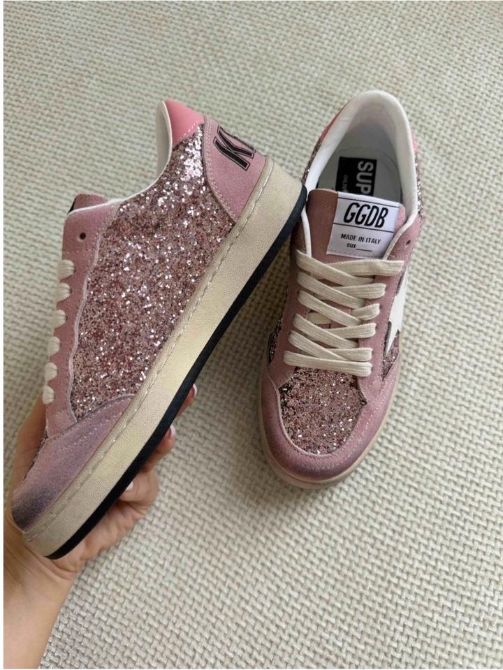 модные кроссовки для женщин