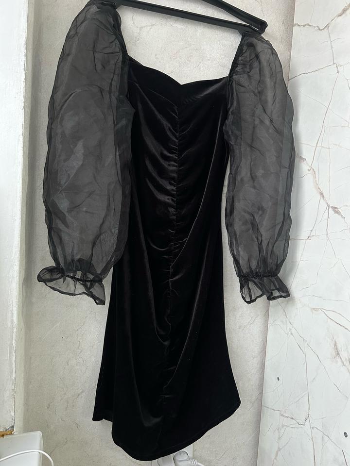 Черное платье