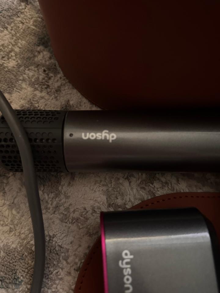 Dyson Airwrap Complete — полный комплект с кейсом